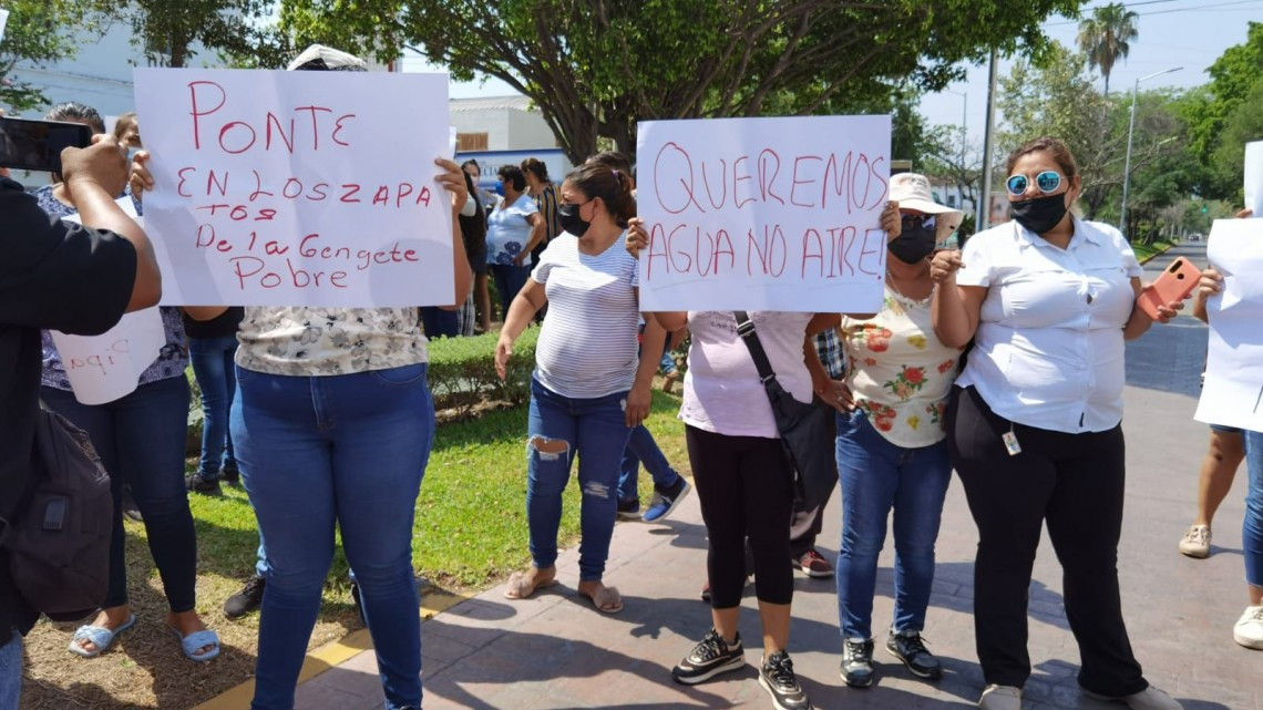 Continúan las protestas por desabasto de agua 