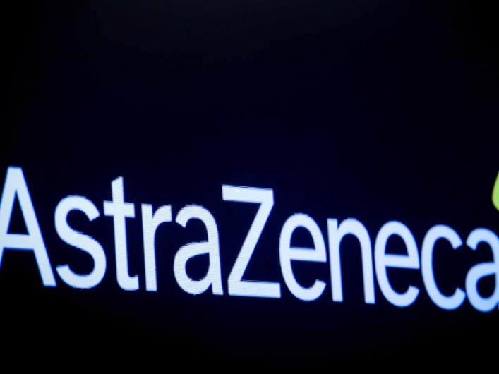 AstraZeneca se protege de futuras demandas por efectos secundarios de vacunas contra COVID-19