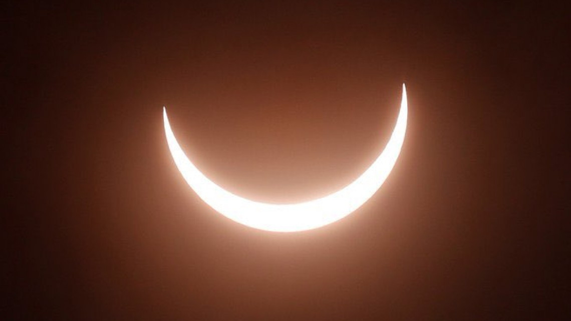 Cientos disfrutaron del eclipse solar “círculo de fuego”