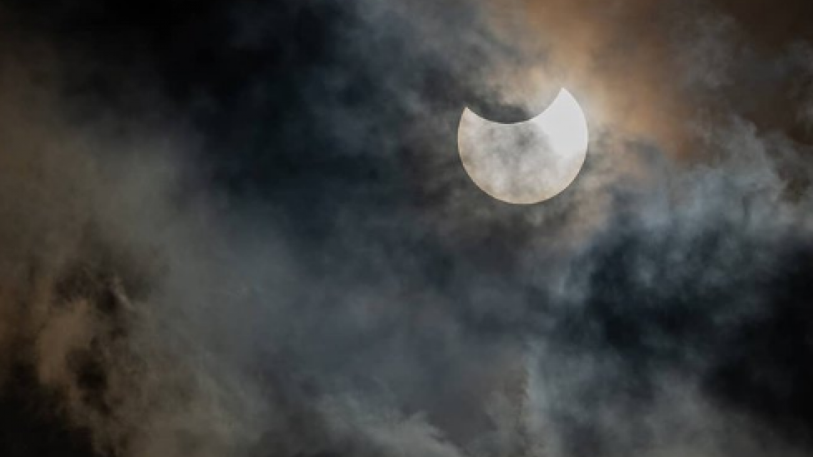 Así fue el primer eclipse solar de 2019