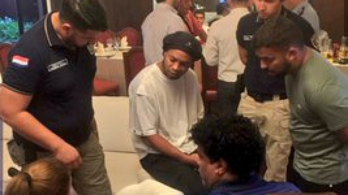 ¡Detenido! Ronaldinho bajo custodia policial en Paraguay por documentación falsa