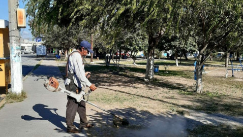 Rehabilita Municipio áreas verdes y equipamiento urbano 