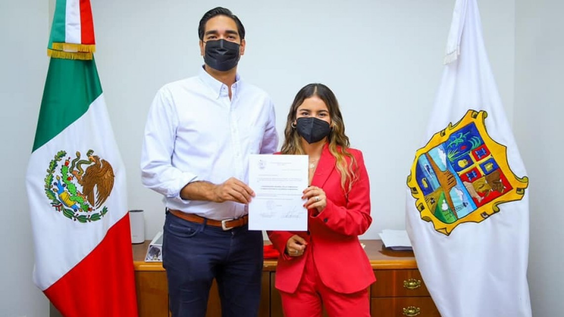 Entrega nombramientos alcalde Carlos Peña Ortiz 