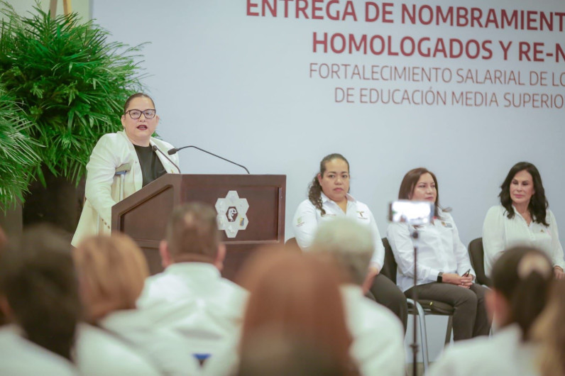 Reciben docentes del COBAT nombramientos de homologación y renivelación