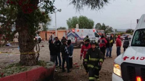 5 muertos tras explosión por pirotecnia en Tequisquiapan