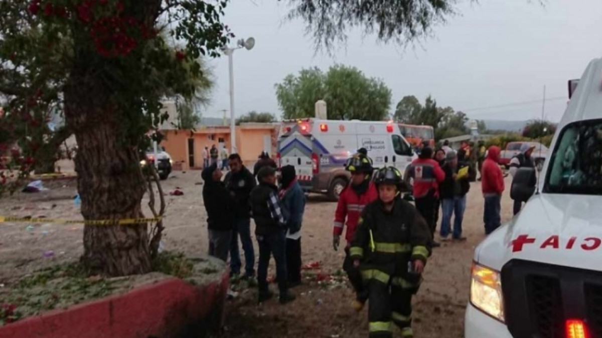 5 muertos tras explosión por pirotecnia en Tequisquiapan