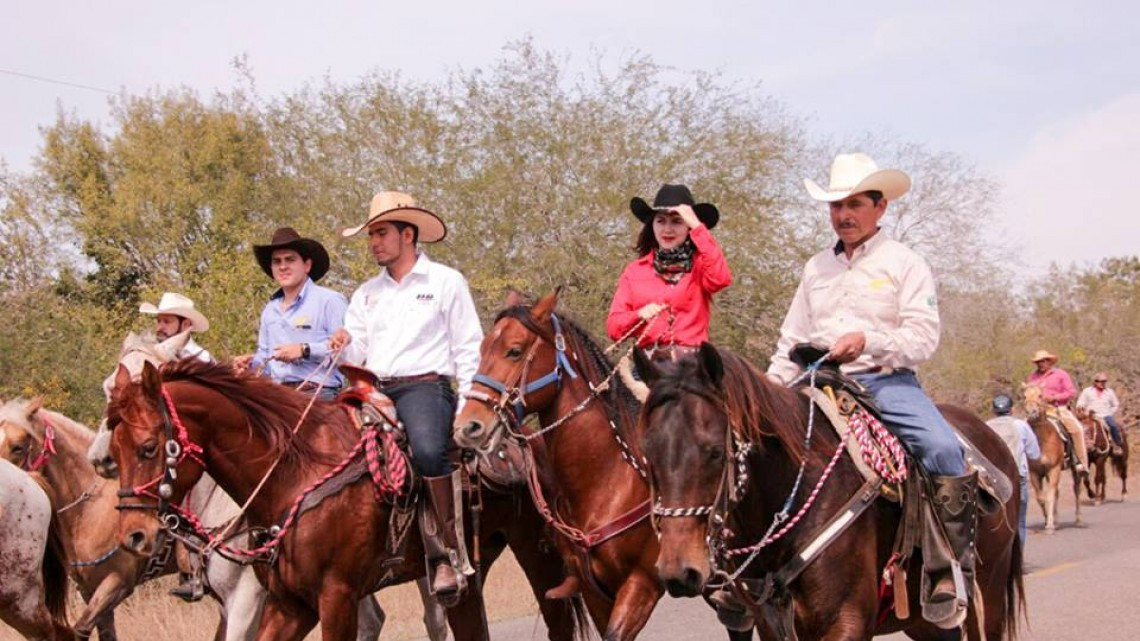 Alcaldesa asiste a Aniversario del el ejido Santa Juana