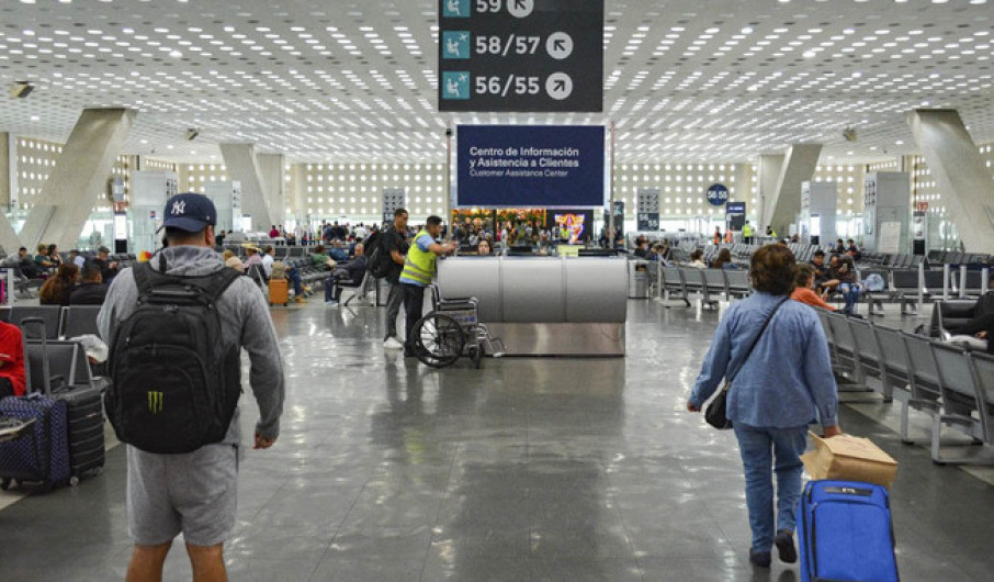 Llegada de pasajeros en vuelos internacionales sube 7.9% en el primer semestre: Sectur
