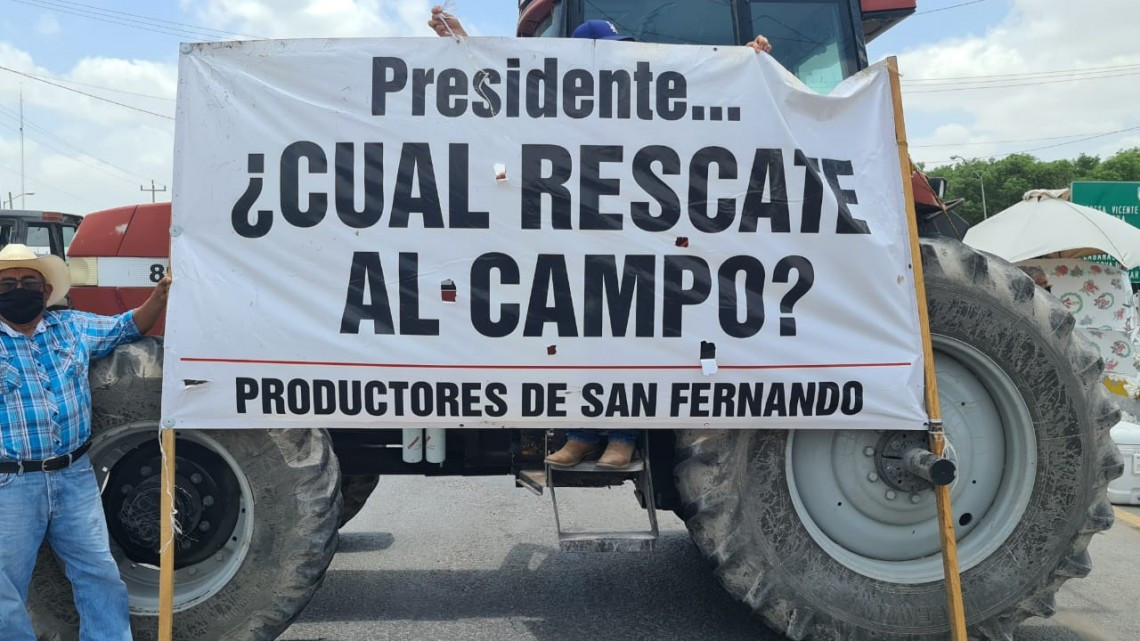 Continúa bloqueo de campesinos en el Puente Internacional Reynosa-Pharr; Amagan con trasladarse a Matamoros 