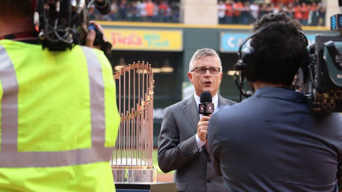 Astros arranca con victoria la defensa de su titulo
