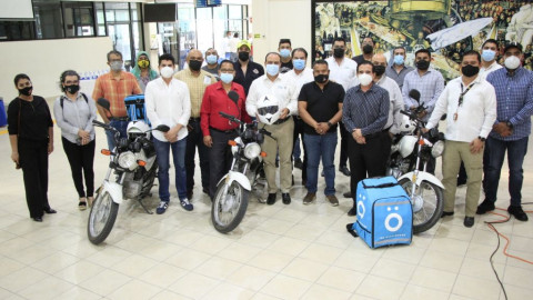 Financia Gobierno 10 motocicletas para app de delivery