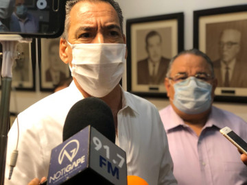 Aprovechan cuarentena para equipar escuelas 