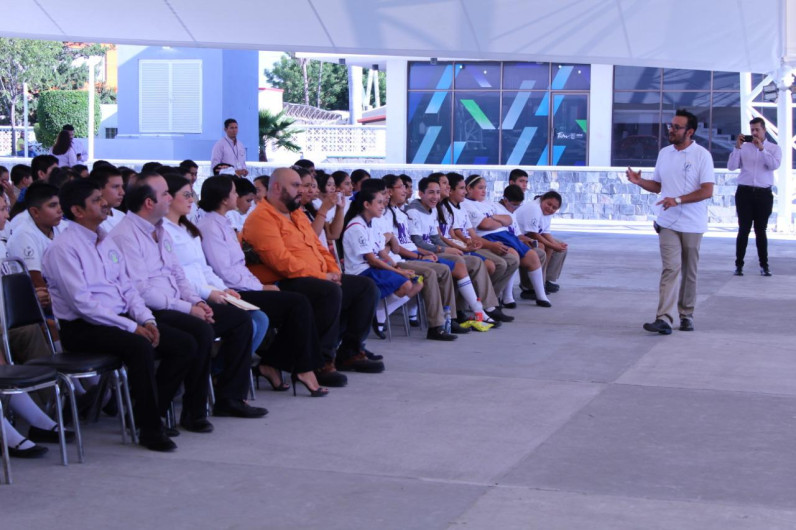 Derechos Humanos concientiza a alumnos sobre bullying