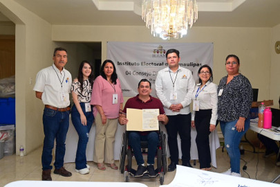 Recibe Marco Gallegos constancia de triunfo en el IV Distrito Electoral 