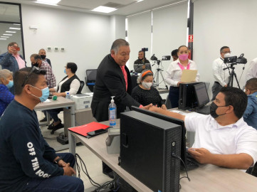 Designan a Juan González como jefe de Oficina Fiscal 