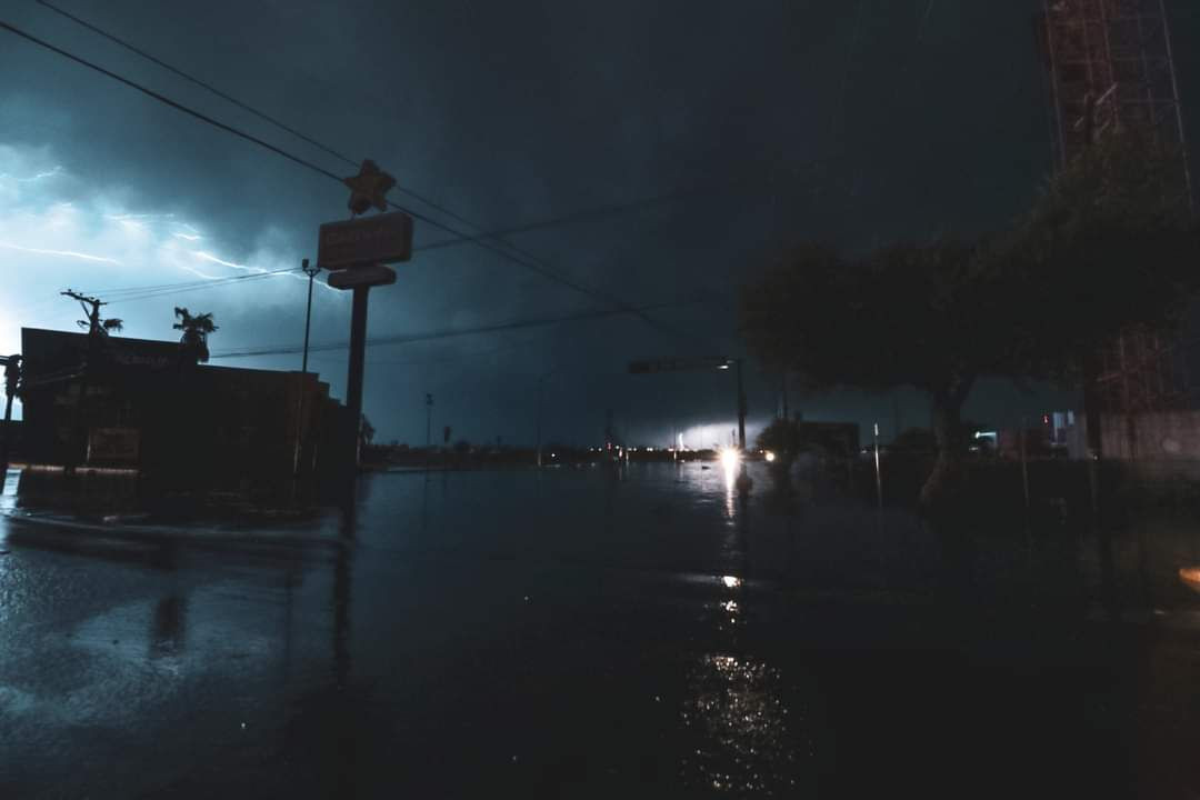 Tormenta en Nuevo Laredo deja más de 157 mil usuarios sin luz 