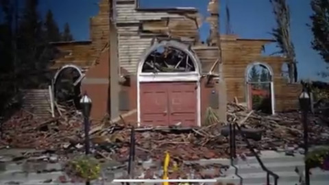 Queman Iglesias en Canadá tras el hallazgo de tumbas de niños indígenas