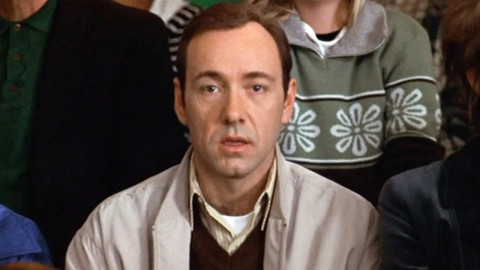 Detienen a Kevin Spicey, actor de American Beauty, por delitos de agresión sexual