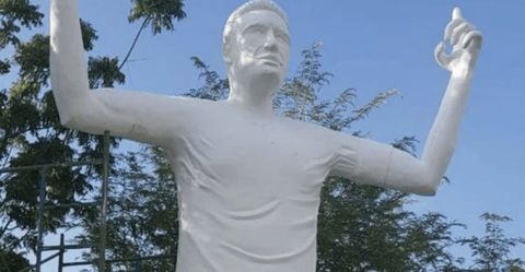La estatua de Falcao que no se parece en nada a él