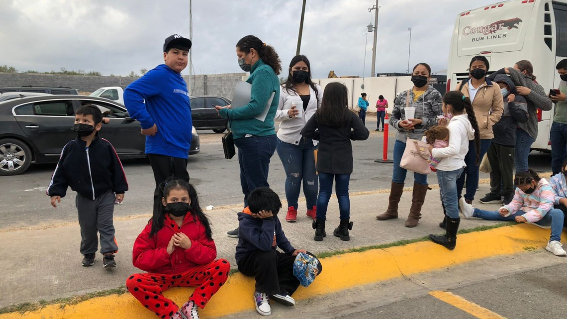 Gobierno de Nuevo Laredo vacuna a menores de 5 a 17 años en Laredo, Texas