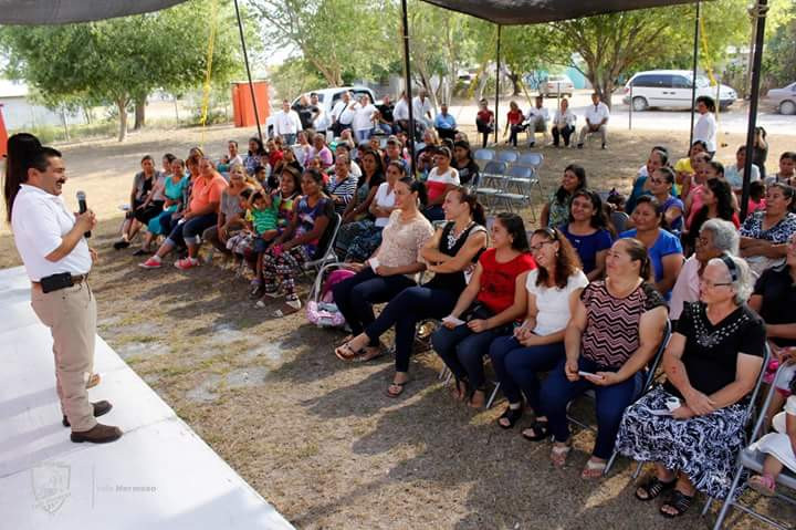 Ayuntamiento festeja a madres de Aquiles Serdán