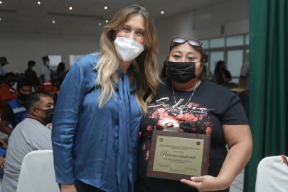 Entregó Alcaldesa Maki Ortiz reconocimientos a trabajadores 