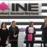 Xóchitl Gálvez se registra ante el INE como candidata a la presidencia de México
