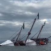 Se hunde el histórico galeón turístico 'Marigalante' en Puerto Vallarta