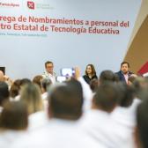 Entrega SET plazas a personal del Centro Estatal de Tecnología Educativa