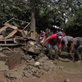 Aumentan cifra a 66 fallecidos y 75 desaparecidos tras inundaciones