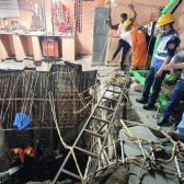Derrumbe de estructura en templo indio deja 11 muertos