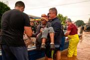 Brasil supera las 100 muertes por inundaciones en el sur del país