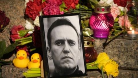 Entregan cuerpo del opositor ruso Alexei Navalny a su madre