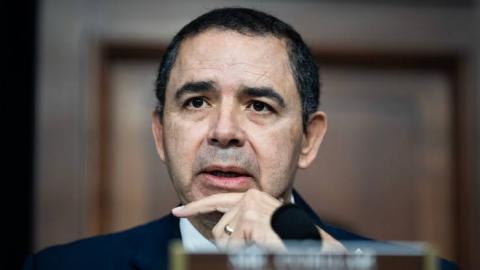 EU acusa a demócrata Henry Cuellar de recibir sobornos de Banco Mexicano