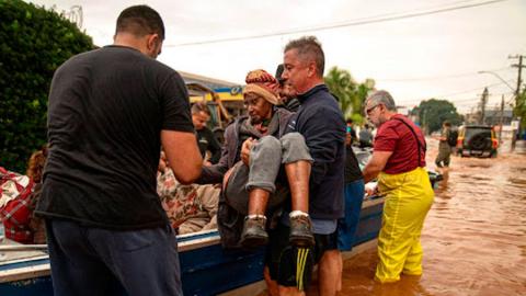 Brasil supera las 100 muertes por inundaciones en el sur del país