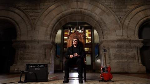 Tony Iommi, lanza edición limitada de su mítica guitarra “SG Special”