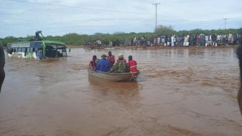 Al menos 32 muertos y más de 40 mil desplazados en Kenia por las fuertes lluvias e inundaciones