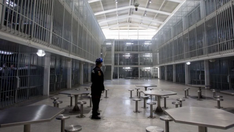 Acusa AMLO sobre cárceles privatizadas en México 