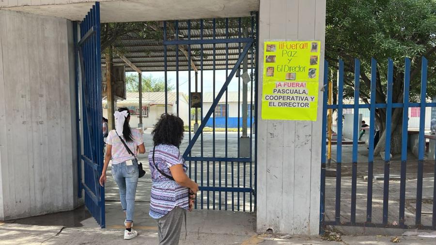 Padres de familia de primaria Andanac piden destitución del director
