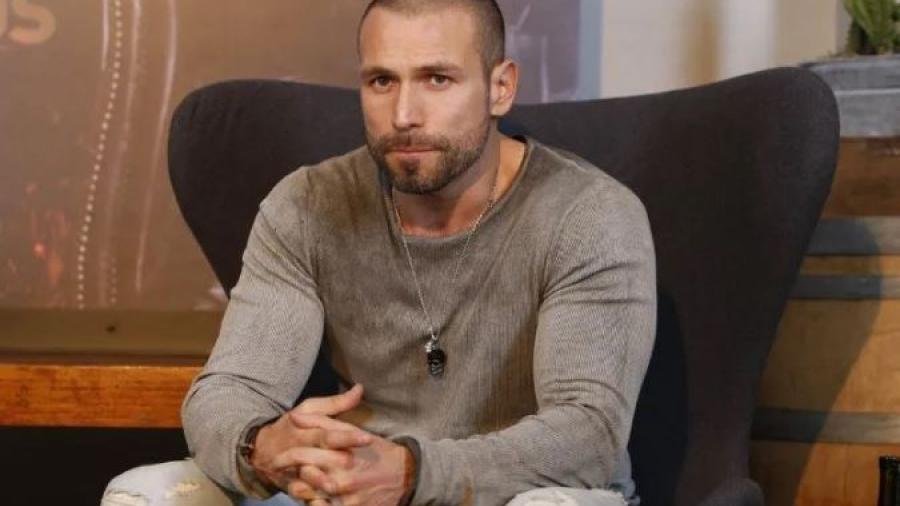 Rafael Amaya es dado de alta de la clínica de rehabilitación