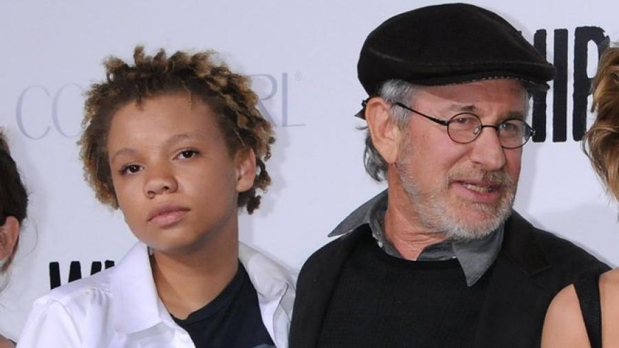 Detienen a Mikaela, la hija de Steven Spielberg