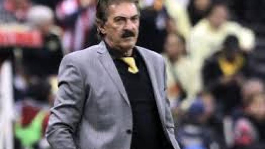 La Volpe explota en contra de los técnicos que lo critican