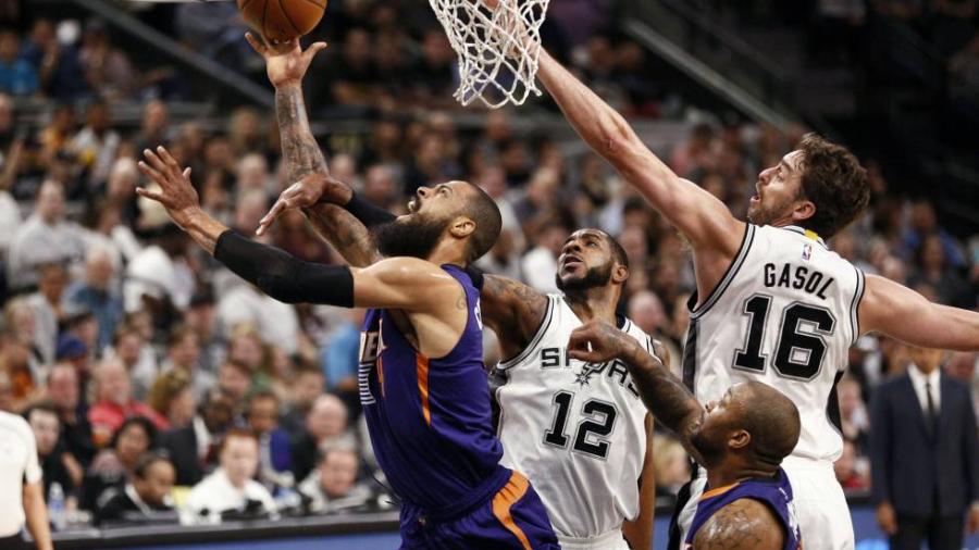 Spurs se aprovecha de un débil Suns y triunfa por 111-86