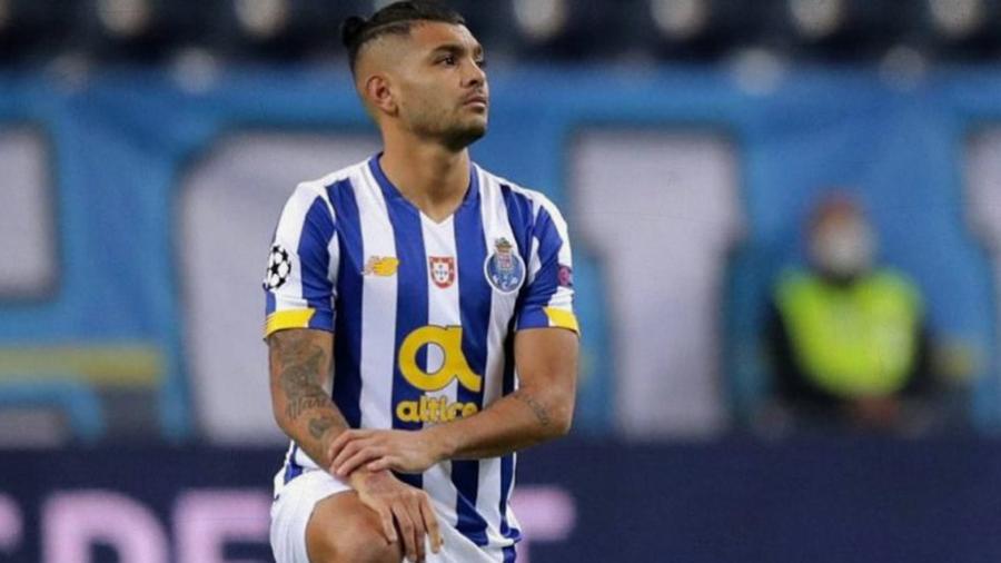 Porto le pone precio a ‘Tecatito’ Corona 