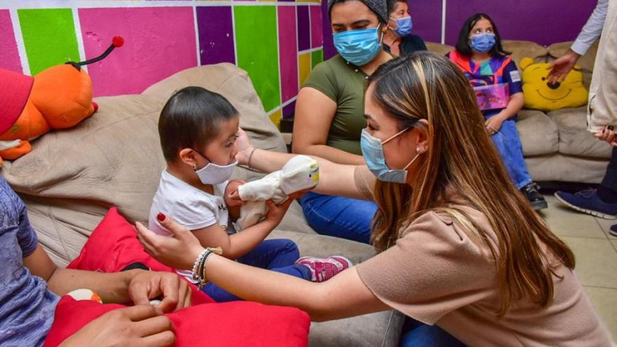 DIF Reynosa visitó a los menores de la Fundación Iluminando Corazones