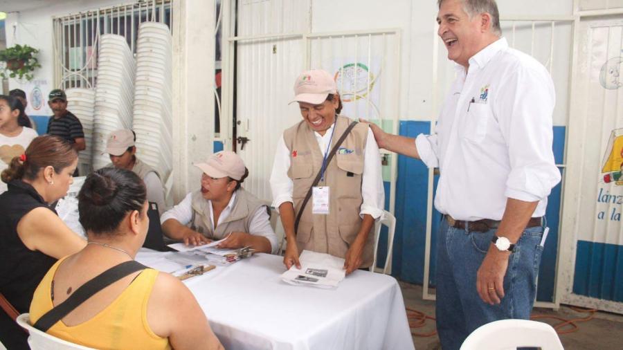 Acerca DIF servicios a familias de la colonia Tamaulipas 
