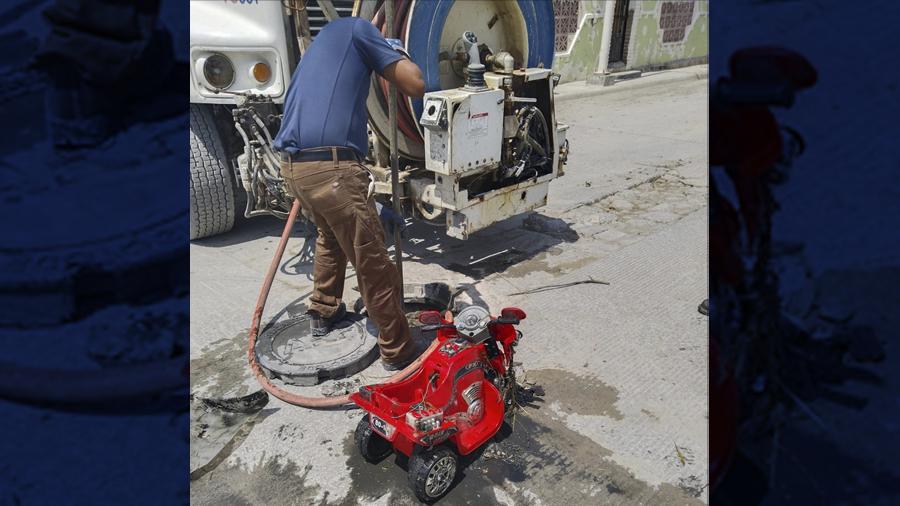 Exhorta COMAPA a evitar arrojar basura y otros desechos a las redes de drenaje
