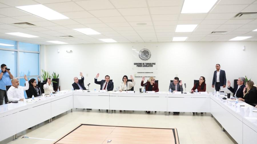 Congreso llama a comparecer al alcalde de Victoria