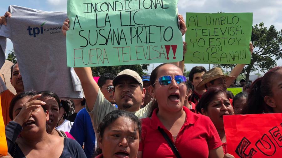 Susana Prieto manipula a obreros para que se manifiesten frente a Televisa Noreste 