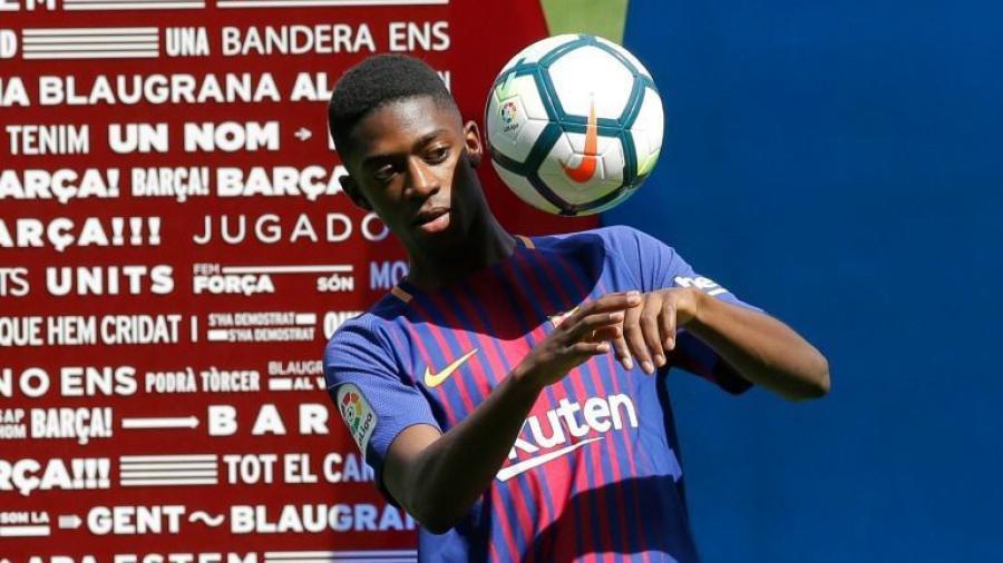 Dembélé pasa momento vergonzoso en su presentación  